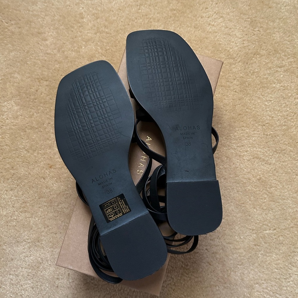 NIB Women's Alohas Element Sandal in Black Size 38 - Picture 4 of 5